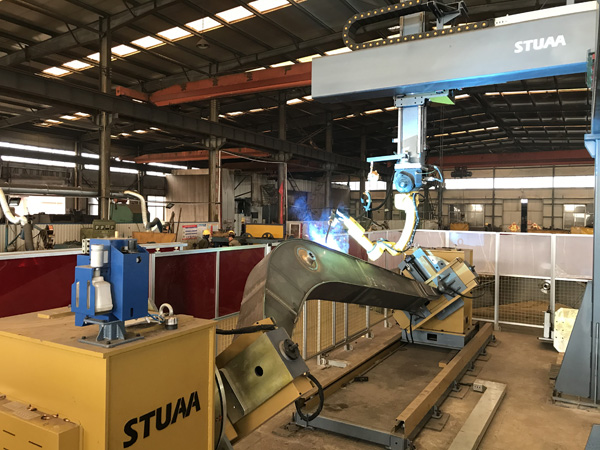 動(dòng)臂、斗桿機(jī)器人焊接系統(tǒng)